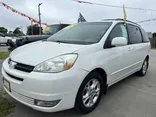 WHITE, 2004 TOYOTA SIENNA Thumnail Image 1