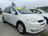 WHITE, 2004 TOYOTA SIENNA Thumnail Image 3