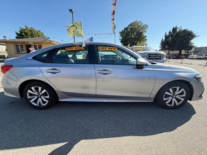 WHITE, 2022 HONDA CIVIC Image 5