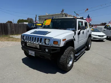 WHITE, 2004 HUMMER H2 Image 
