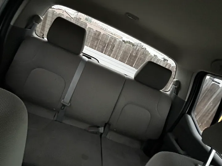 2010 NISSAN FRONTIER CREW CAB Image 6