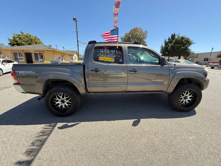 GRAY, 2013 TOYOTA TACOMA DOUBLE CAB Image 5