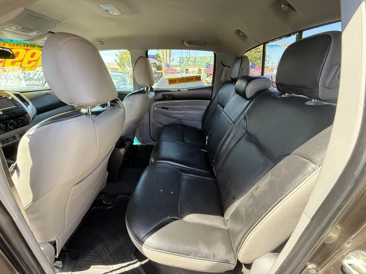 GRAY, 2013 TOYOTA TACOMA DOUBLE CAB Image 10