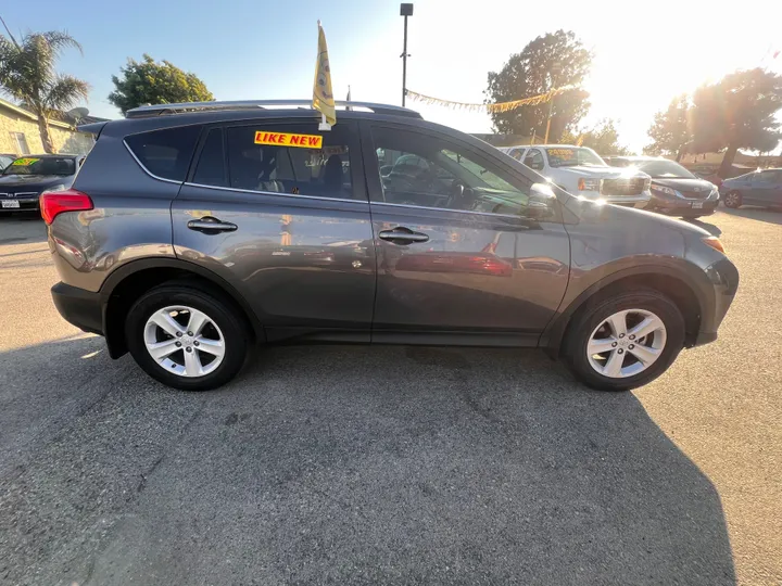 GREY, 2014 TOYOTA RAV4 Image 4