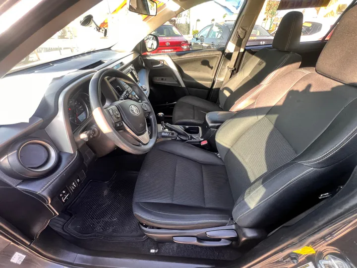 GREY, 2014 TOYOTA RAV4 Image 6