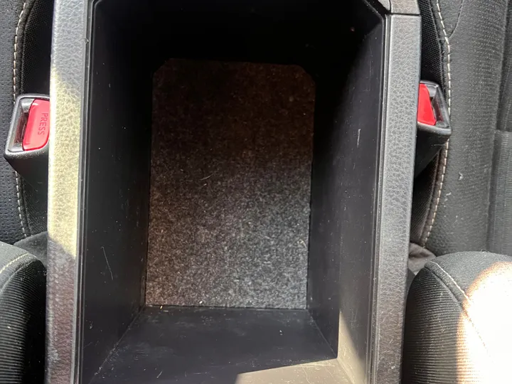 GREY, 2014 TOYOTA RAV4 Image 10