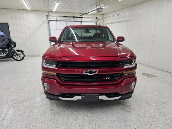 RED, 2018 CHEVROLET SILVERADO 1500 DOUBLE CAB Image 2