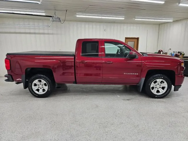 RED, 2018 CHEVROLET SILVERADO 1500 DOUBLE CAB Image 4