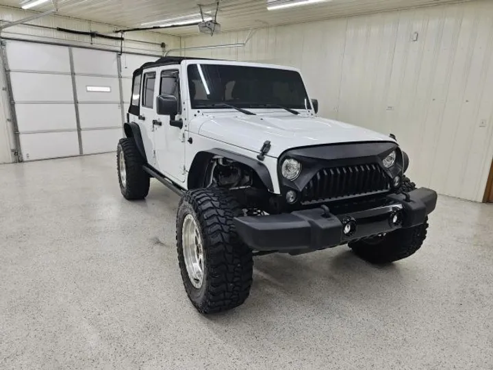 WHITE, 2018 JEEP WRANGLER UNLIMITED Image 3
