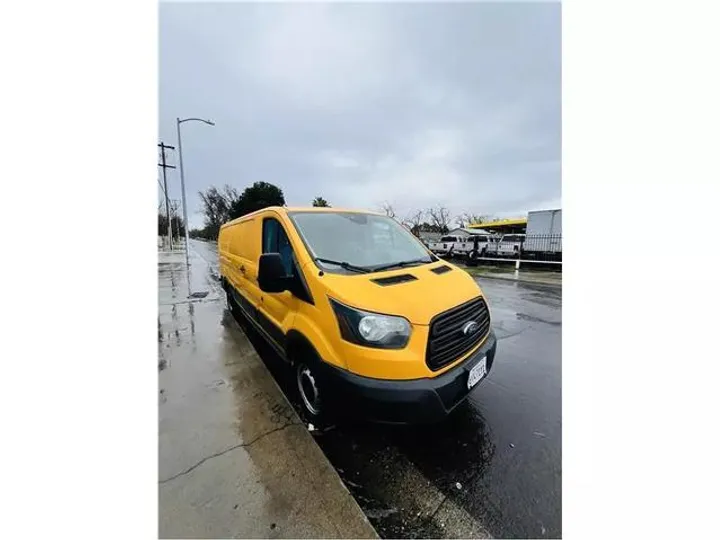 YELLOW, 2015 FORD TRANSIT 150 VAN Image 17