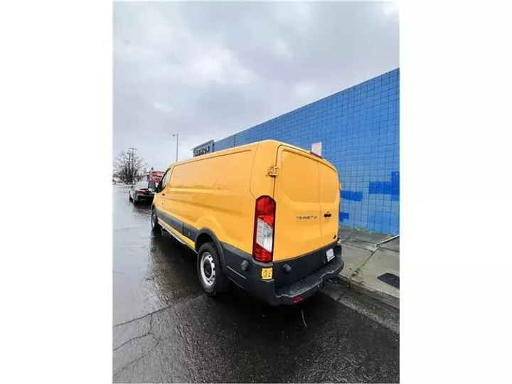 YELLOW, 2015 FORD TRANSIT 150 VAN Image 9