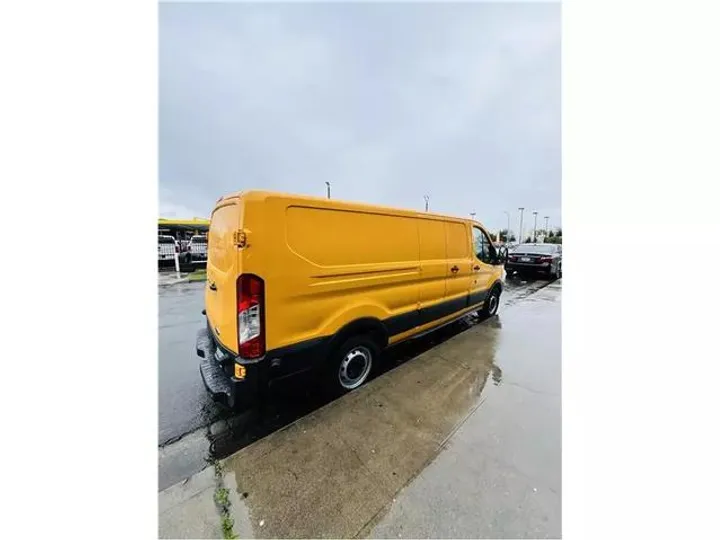 YELLOW, 2015 FORD TRANSIT 150 VAN Image 13