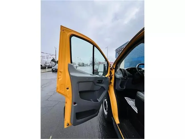 YELLOW, 2015 FORD TRANSIT 150 VAN Image 3