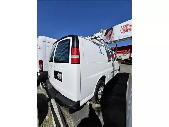 WHITE, 2014 CHEVROLET EXPRESS 2500 CARGO Image 6