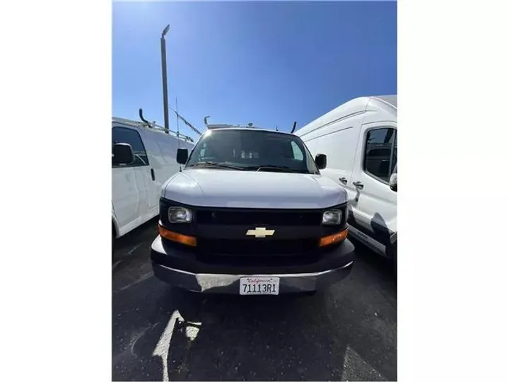 WHITE, 2014 CHEVROLET EXPRESS 2500 CARGO Image 3