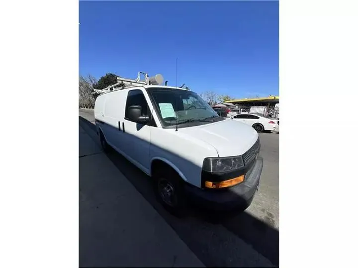 WHITE, 2019 CHEVROLET EXPRESS 2500 CARGO Image 3