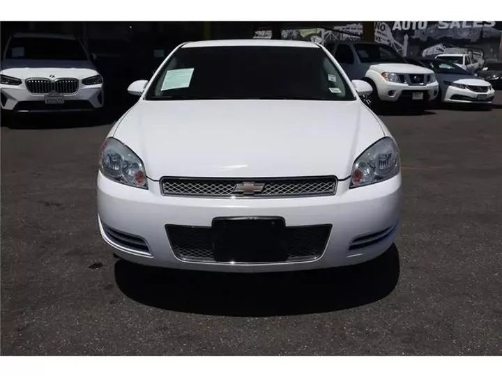 WHITE, 2016 CHEVROLET IMPALA LIMITED Image 2