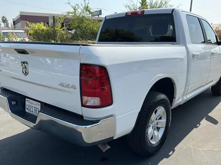 WHITE, 2021 RAM 1500 CLASSIC CREW CAB Image 25