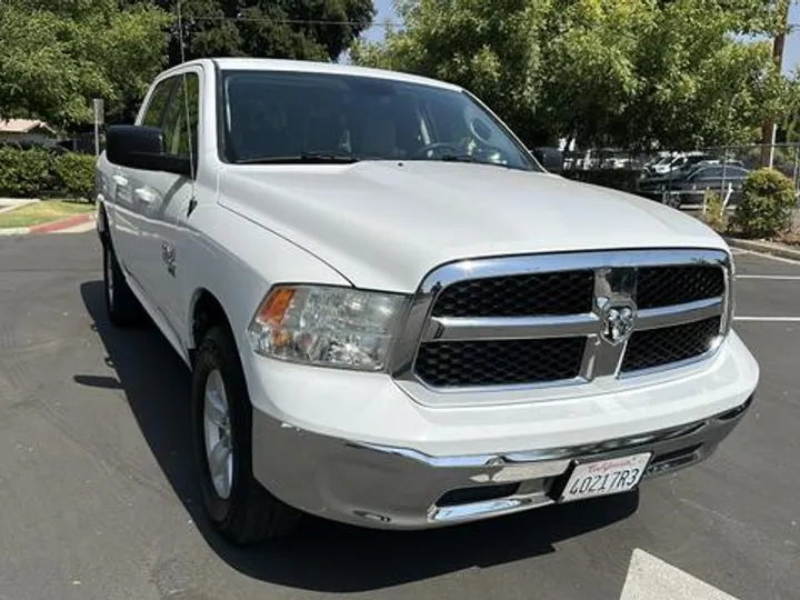 WHITE, 2021 RAM 1500 CLASSIC CREW CAB Image 19