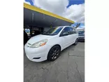 WHITE, 2008 TOYOTA SIENNA Thumnail Image 2