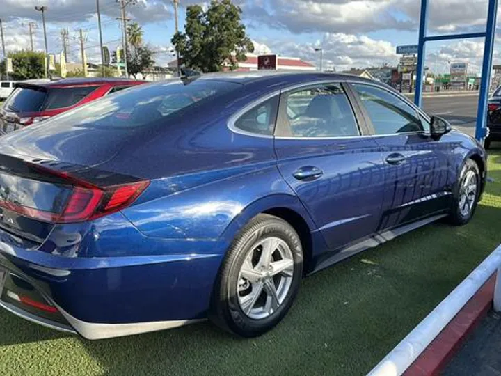 BLUE, 2021 HYUNDAI SONATA Image 6