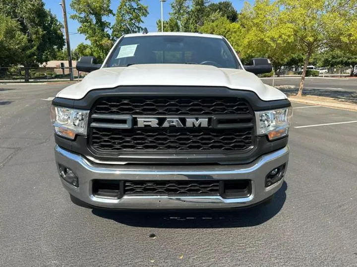 WHITE, 2021 RAM 2500 CREW CAB Image 2