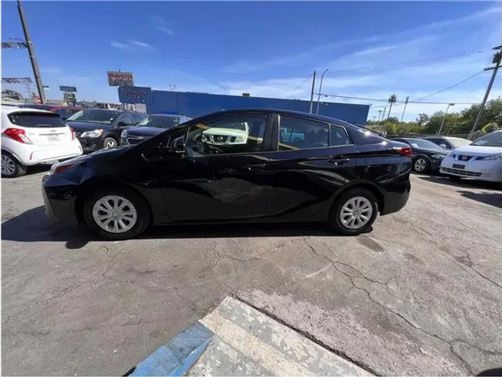 BLACK, 2020 TOYOTA PRIUS Image 8