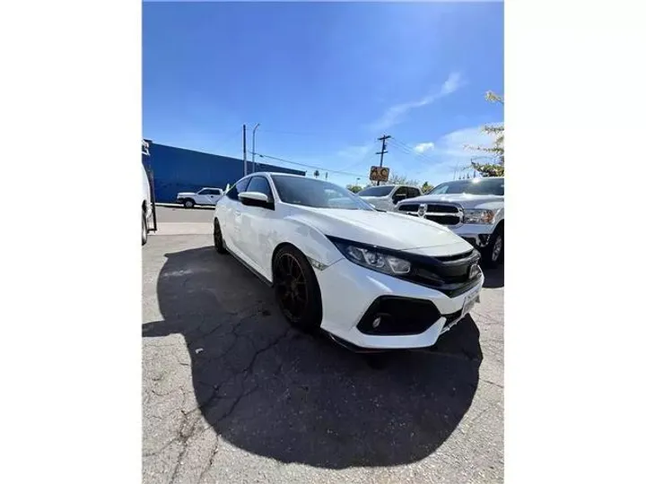 WHITE, 2018 HONDA CIVIC Image 4