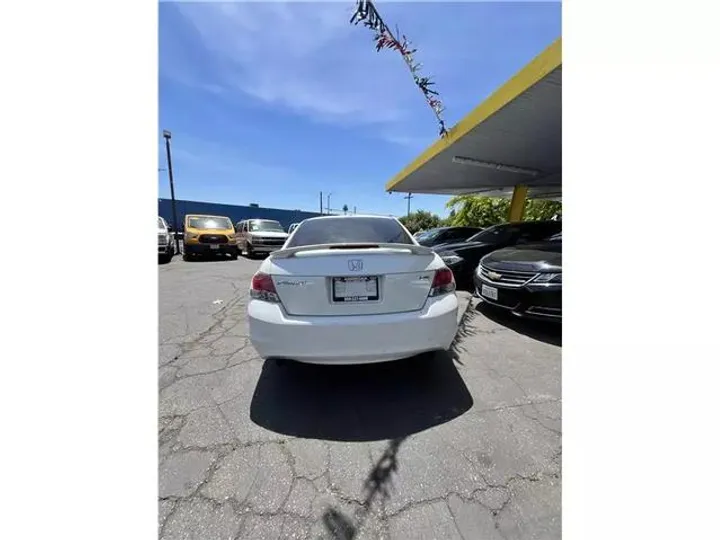 WHITE, 2010 HONDA ACCORD Image 3