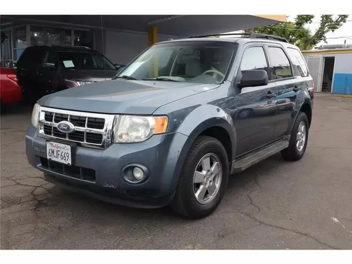 BLUE, 2011 FORD ESCAPE Image 3