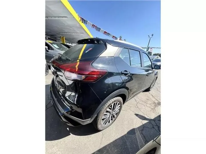 BLACK, 2021 NISSAN KICKS Image 8