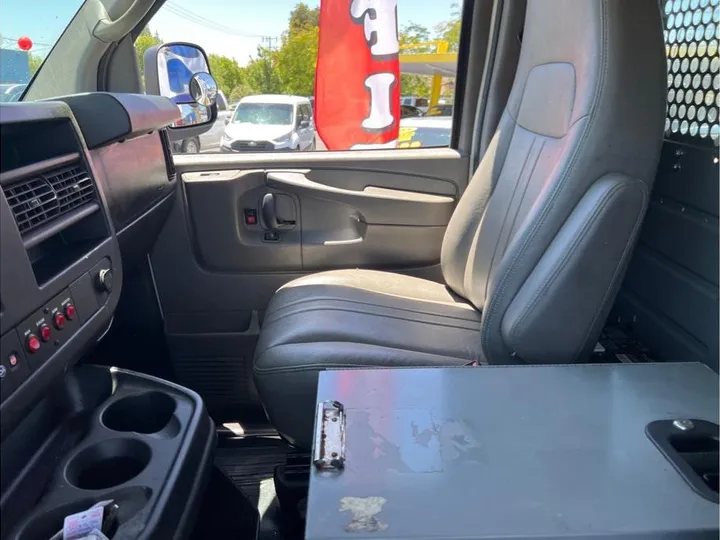 WHITE, 2014 CHEVROLET EXPRESS 2500 CARGO Image 11