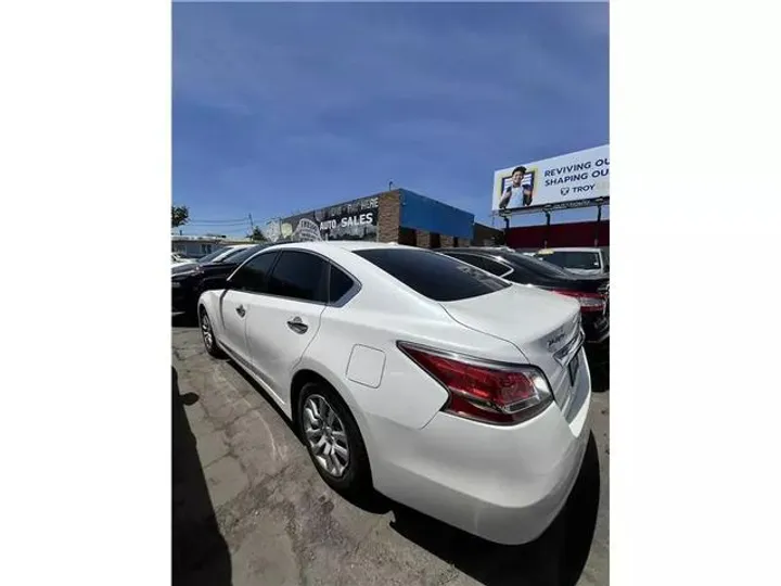 WHITE, 2015 NISSAN ALTIMA Image 4