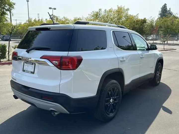 WHITE, 2018 GMC ACADIA Image 15