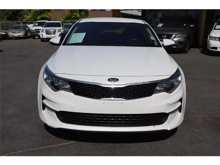 WHITE, 2018 KIA OPTIMA Image 2