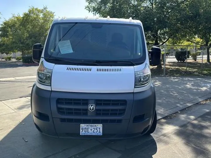 WHITE, 2016 RAM PROMASTER CARGO VAN Image 2