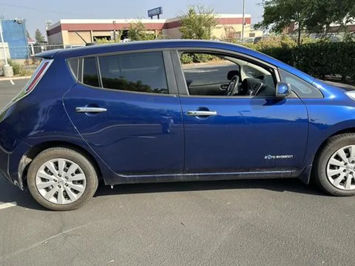 BLUE, 2016 NISSAN LEAF Image 24