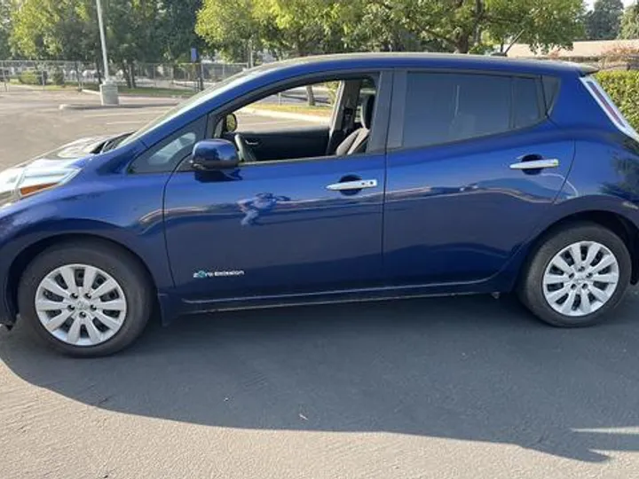 BLUE, 2016 NISSAN LEAF Image 20