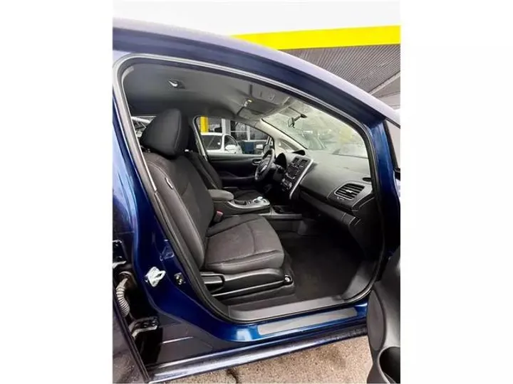 BLUE, 2016 NISSAN LEAF Image 16