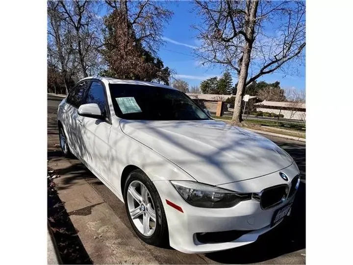 WHITE, 2015 BMW 3 SERIES Image 2