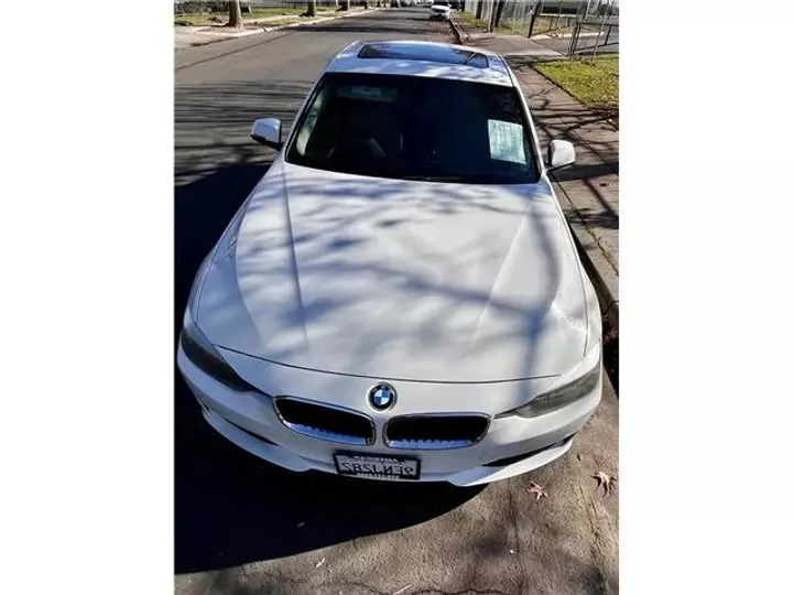 WHITE, 2015 BMW 3 SERIES Image 3