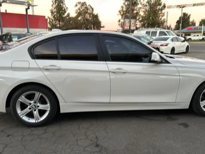 WHITE, 2015 BMW 3 SERIES Image 16