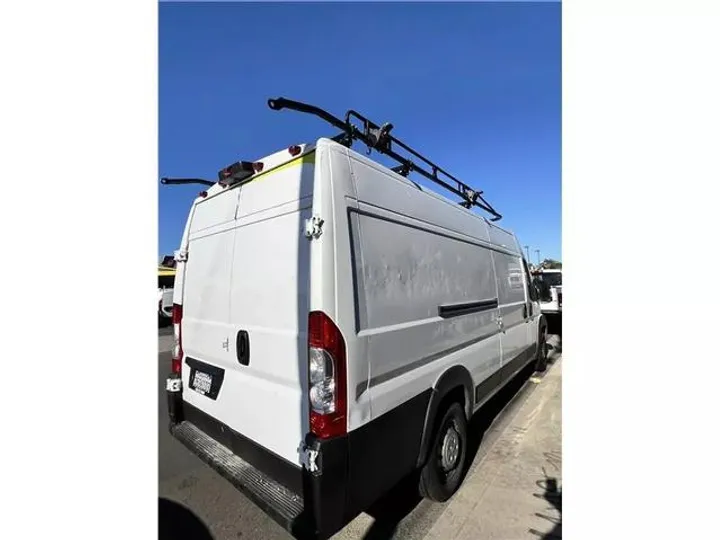 WHITE, 2021 RAM PROMASTER CARGO VAN Image 3