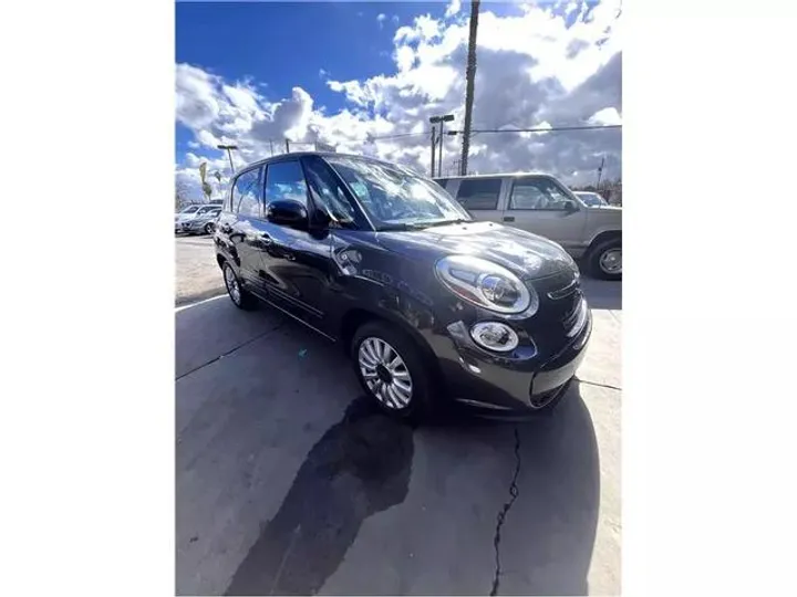 DARK GRAY, 2017 FIAT 500L Image 4