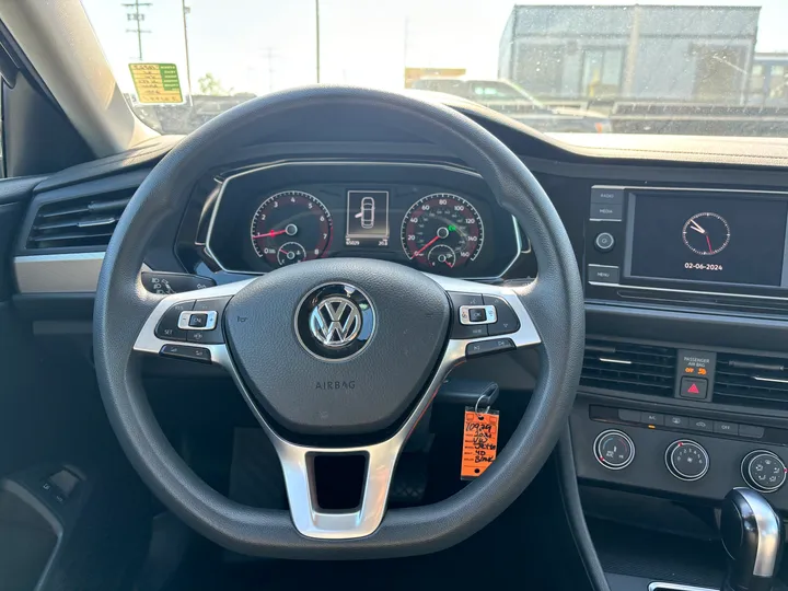 BLACK, 2021 VOLKSWAGEN JETTA Image 18