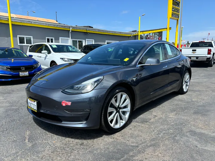 2018 TESLA MODEL 3 Image 1