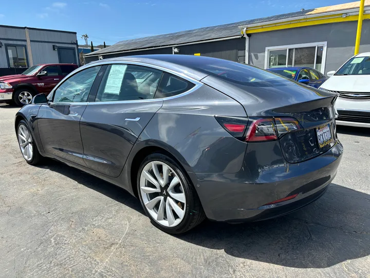 2018 TESLA MODEL 3 Image 7