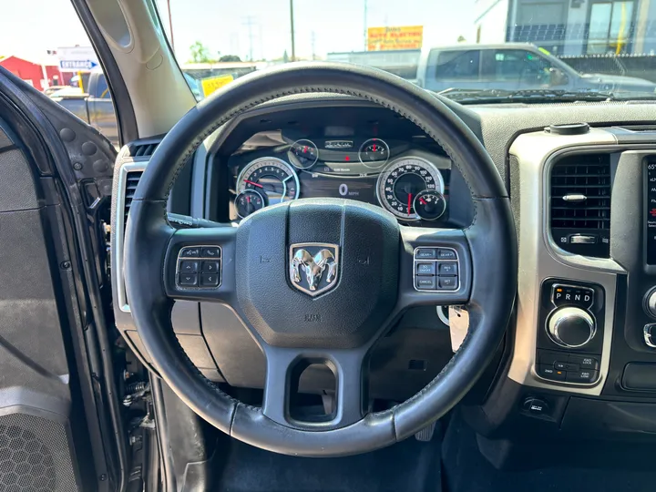 BLACK, 2019 RAM 1500 CLASSIC CREW CAB Image 24