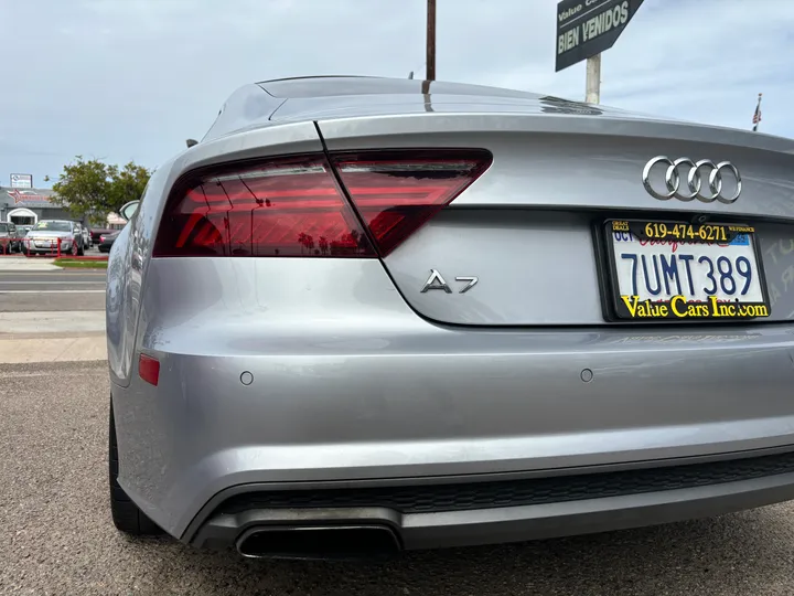 SILVER, 2017 AUDI A7 Image 9