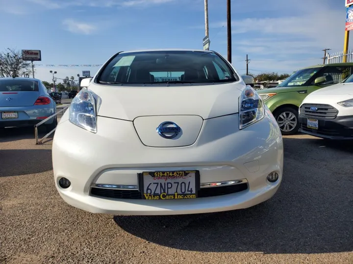 WHITE, 2013 NISSAN LEAF Image 5